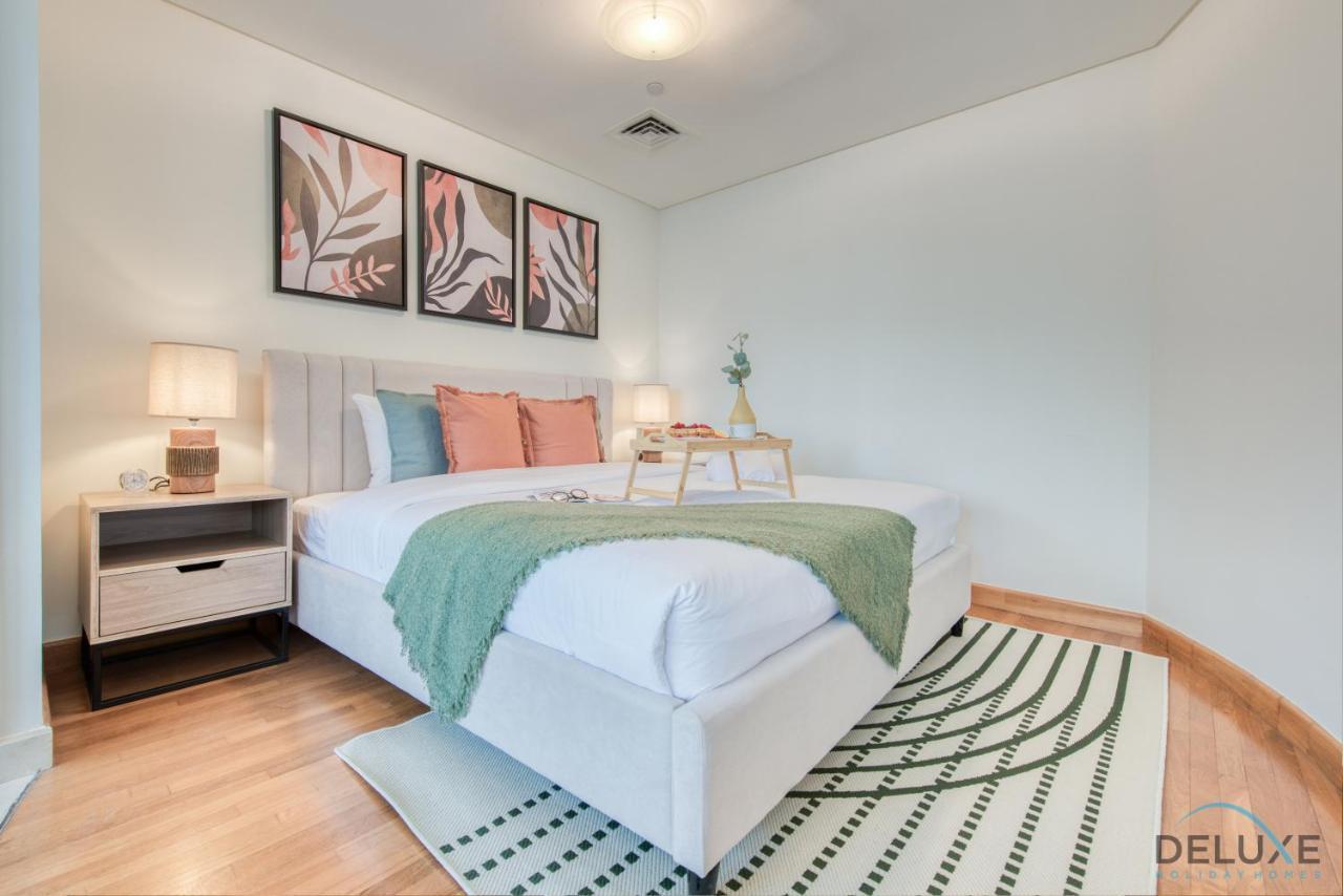 Unbeatable Rate Stylish 1Br With Balcony Near Metro By Deluxe Holiday Homes Dubai Exteriör bild