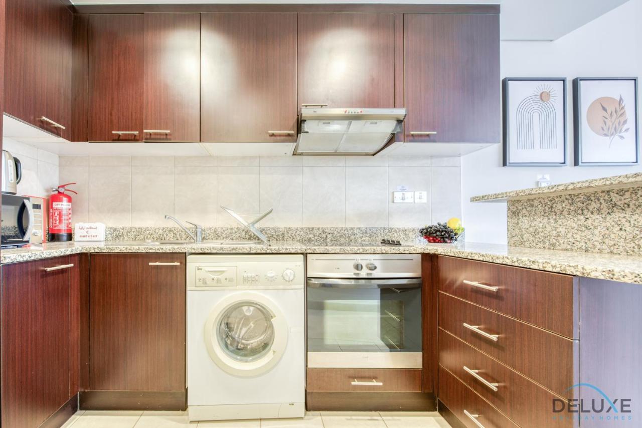 Unbeatable Rate Stylish 1Br With Balcony Near Metro By Deluxe Holiday Homes Dubai Exteriör bild
