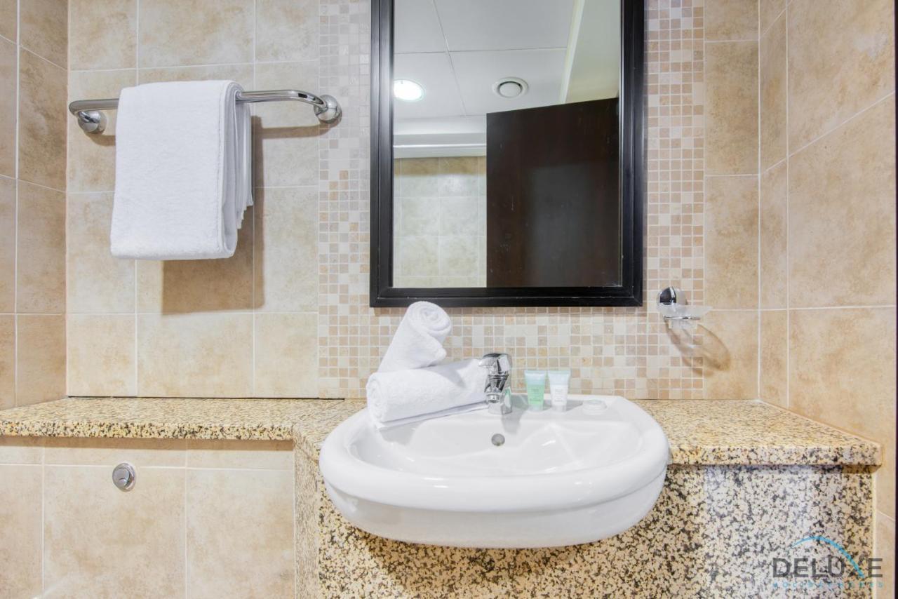 Unbeatable Rate Stylish 1Br With Balcony Near Metro By Deluxe Holiday Homes Dubai Exteriör bild