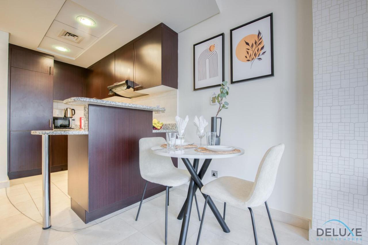 Unbeatable Rate Stylish 1Br With Balcony Near Metro By Deluxe Holiday Homes Dubai Exteriör bild