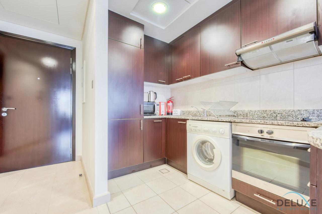 Unbeatable Rate Stylish 1Br With Balcony Near Metro By Deluxe Holiday Homes Dubai Exteriör bild